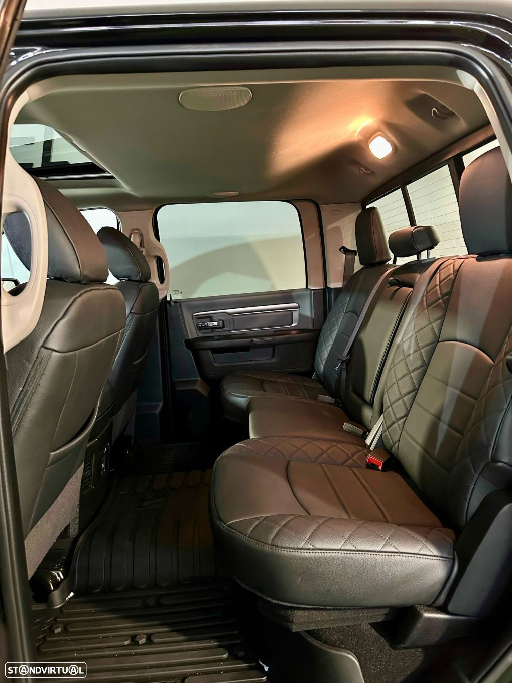 Dodge RAM 1500 5.7 V8 - 39