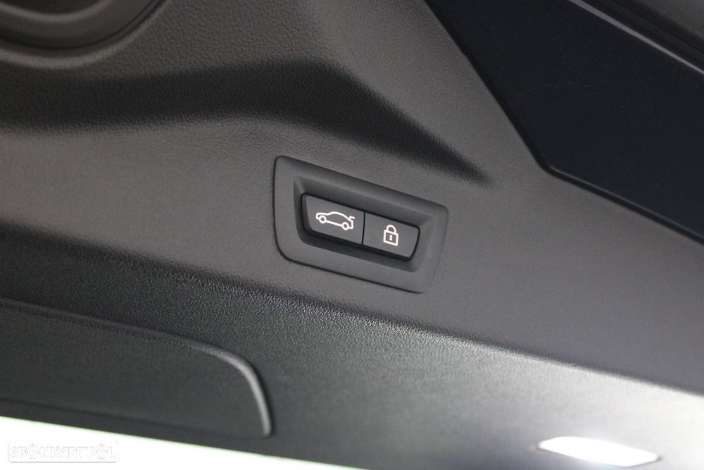 BMW X7 40 d xDrive Pack M — fotografia 57