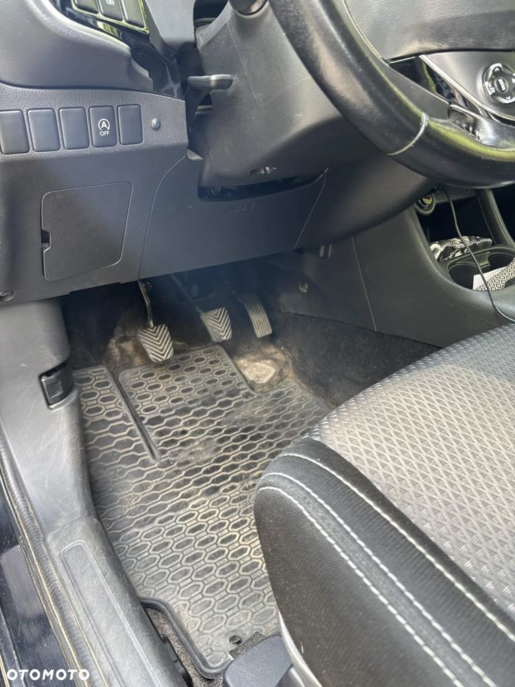 Mitsubishi Outlander 2.0 Invite + 2WD - 14