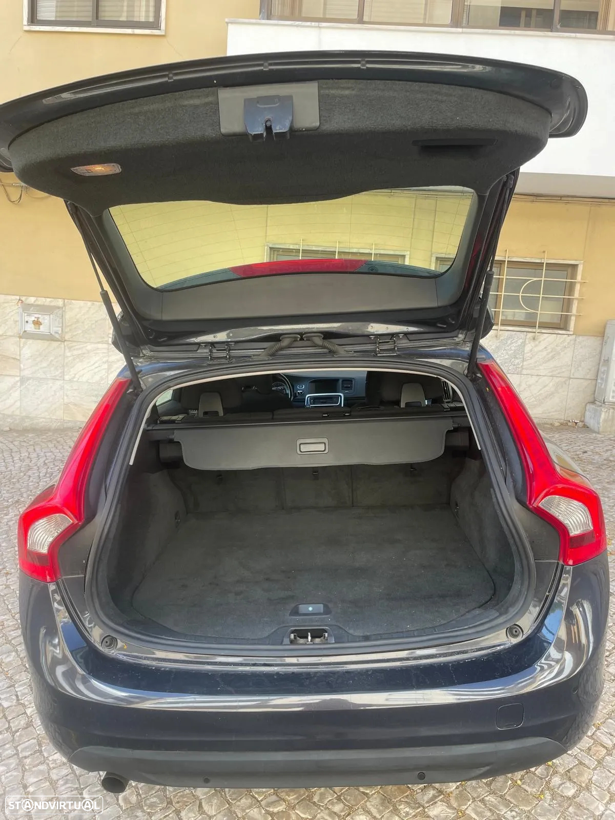 Volvo V60 1.6 D2 Drive Kinetic Start/Stop - 13