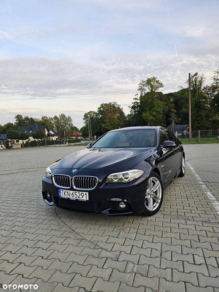 BMW Seria 5 525d xDrive - 17