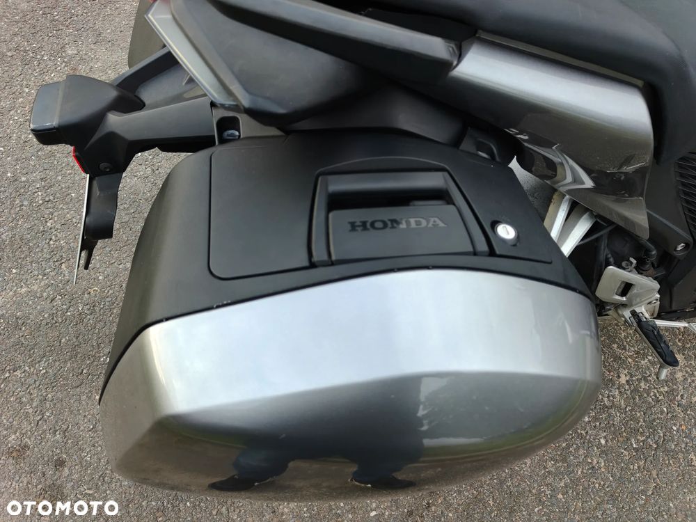 Honda VFR - 7