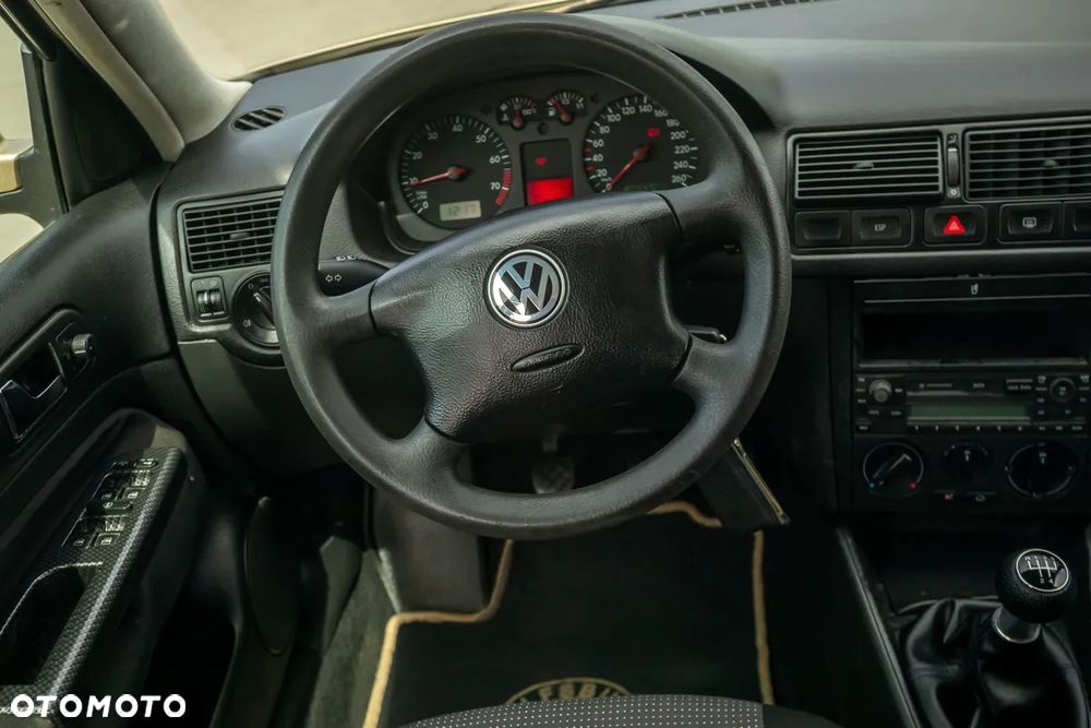 Volkswagen Golf - 27