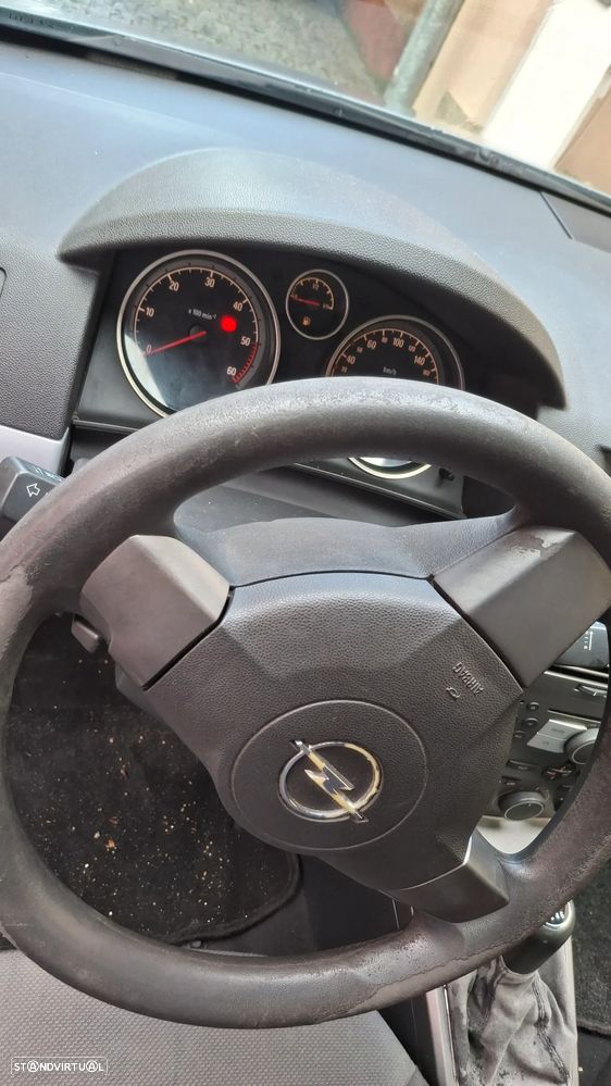 Opel Astra 1.3 CDTI Cosmo - 4