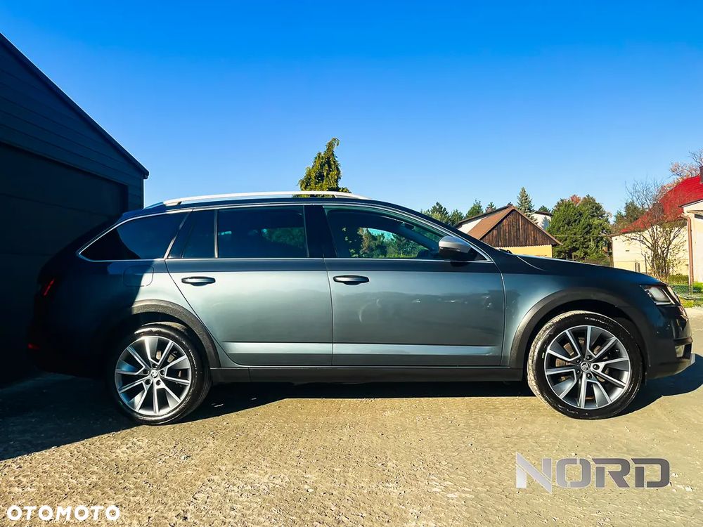 Skoda Octavia Combi 2.0 TDI 4x4 DSG Scout - 2