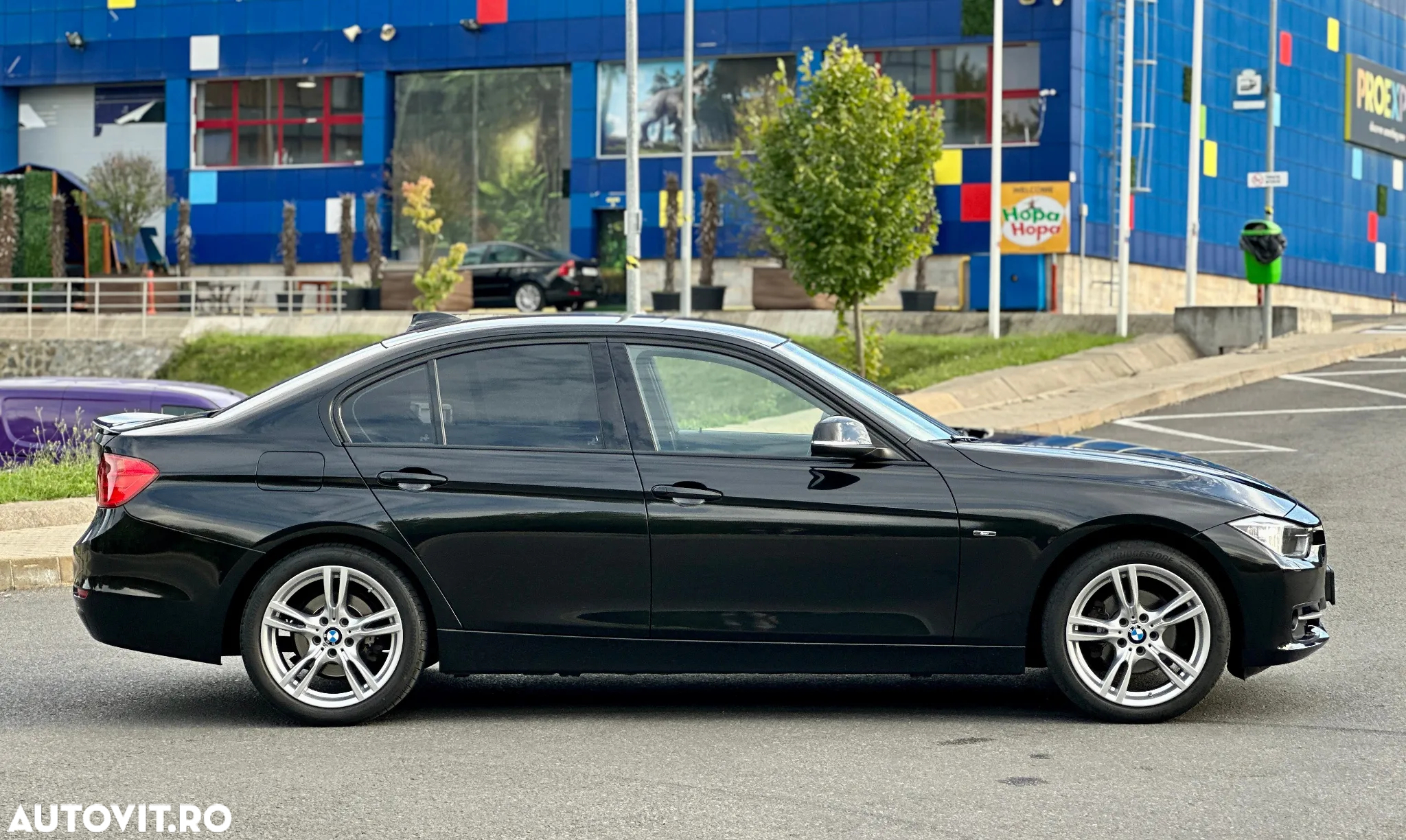 BMW Seria 3 320i Aut. Sport Line - 27
