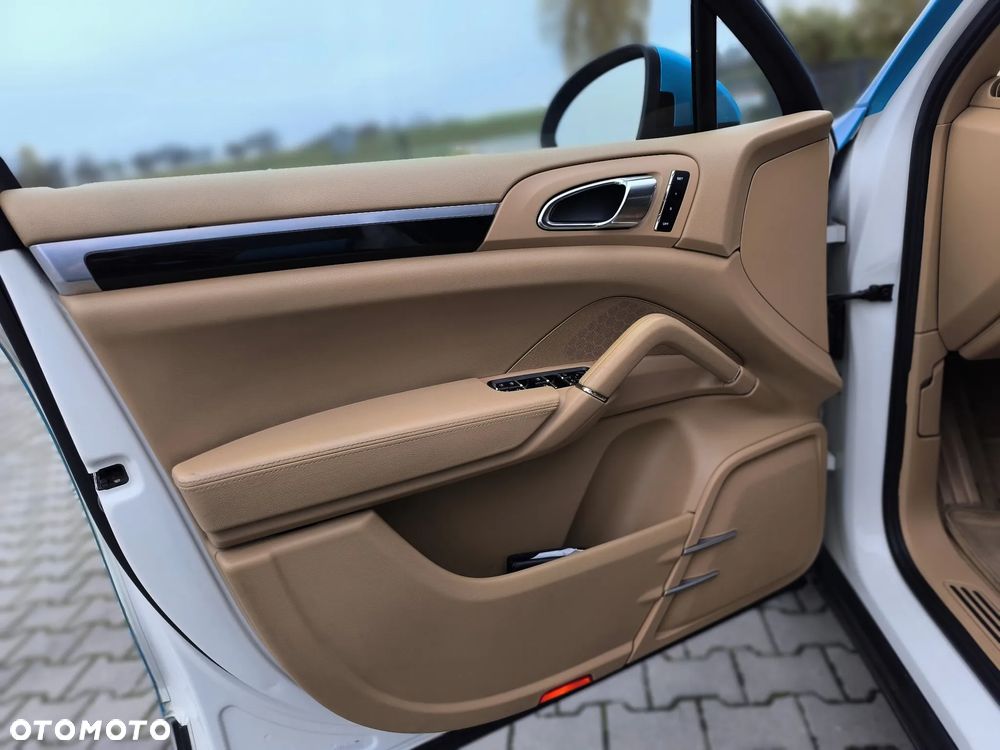 Porsche Cayenne - 10
