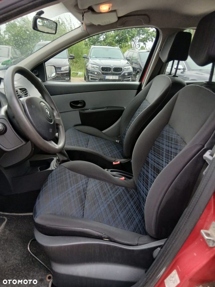 Renault Clio 1.2 16V Authentique - 9