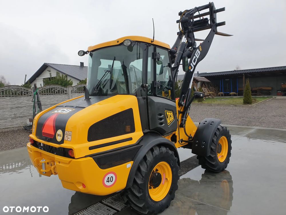 JCB 409 AGRI 40 KM/H WIDLY/ŁYŻKA SPROWADZONA SUPER STAN - 29