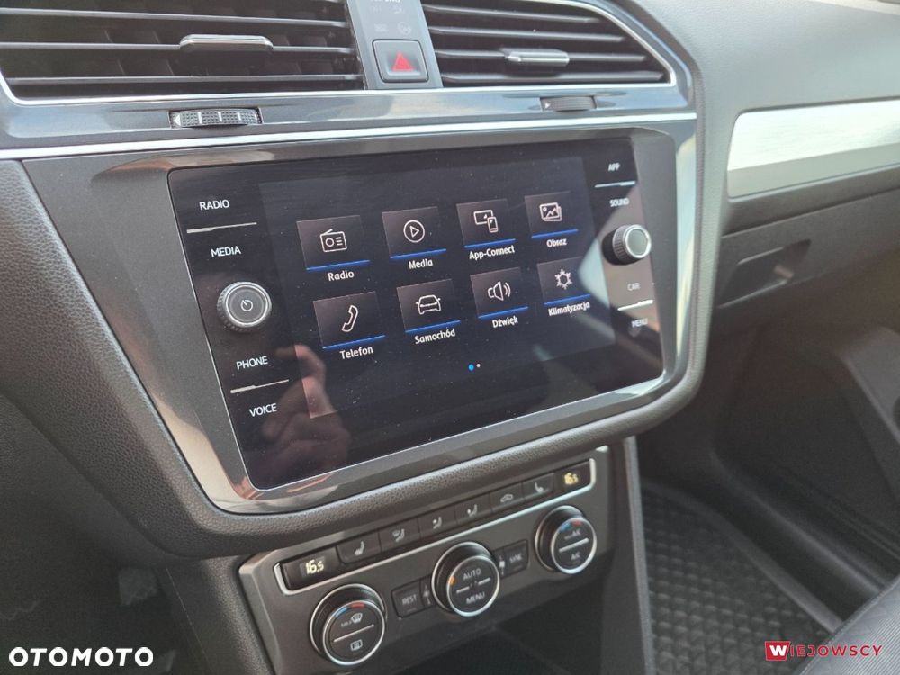 Volkswagen Tiguan - 22