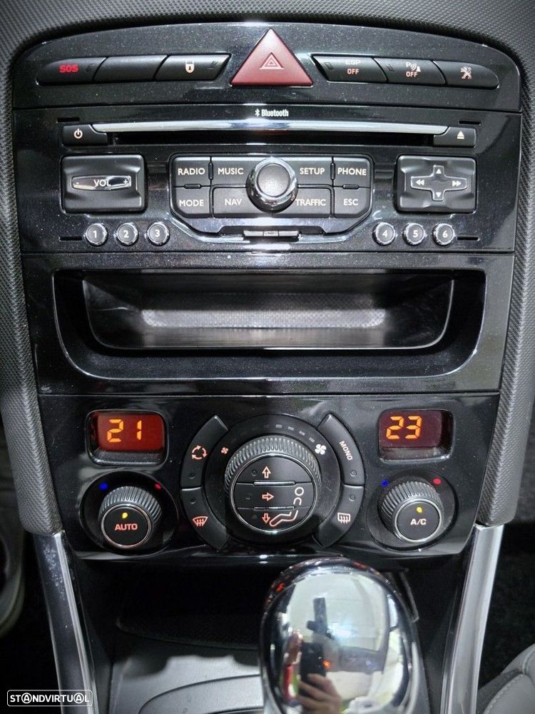 Peugeot 308 CC 155 THP Auto Roland Garros - 23