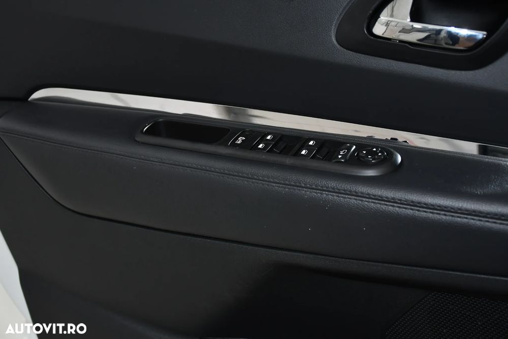 Peugeot 3008 HYbrid4 - 26
