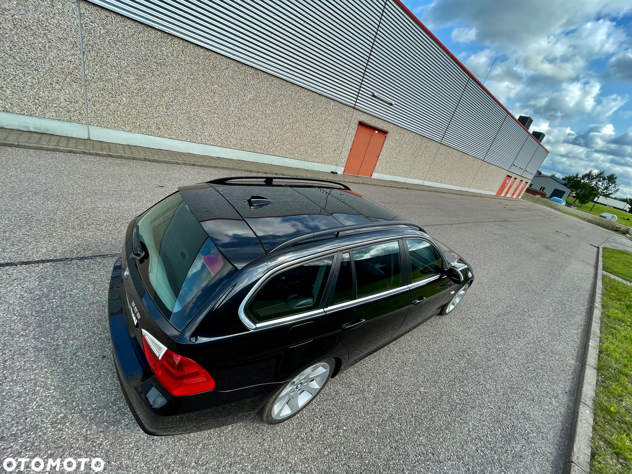 BMW Seria 3 325i Touring - 11
