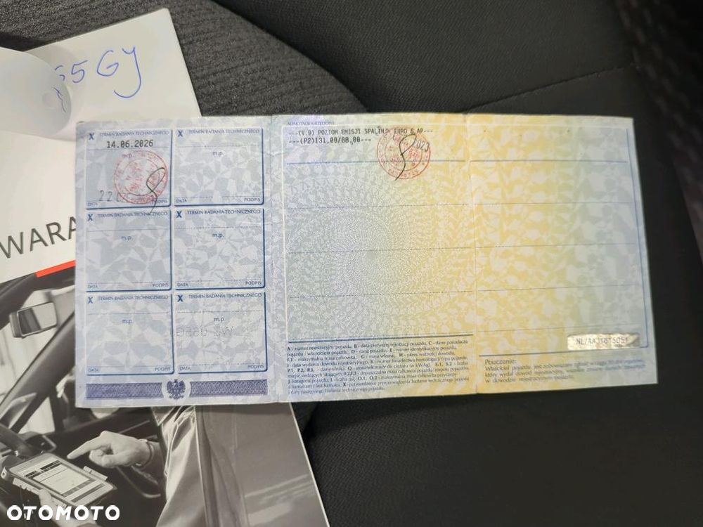 Toyota Camry 2.5 Hybrid Comfort CVT - 20