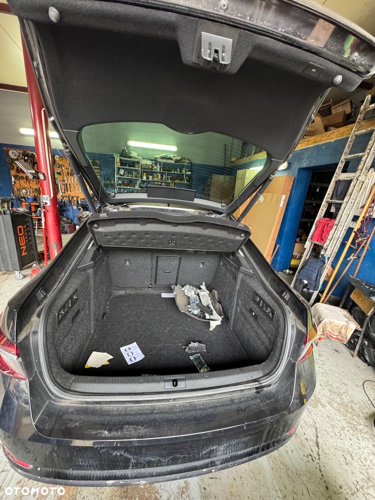 Skoda Superb 2.0 TSI DSG L&K - 19