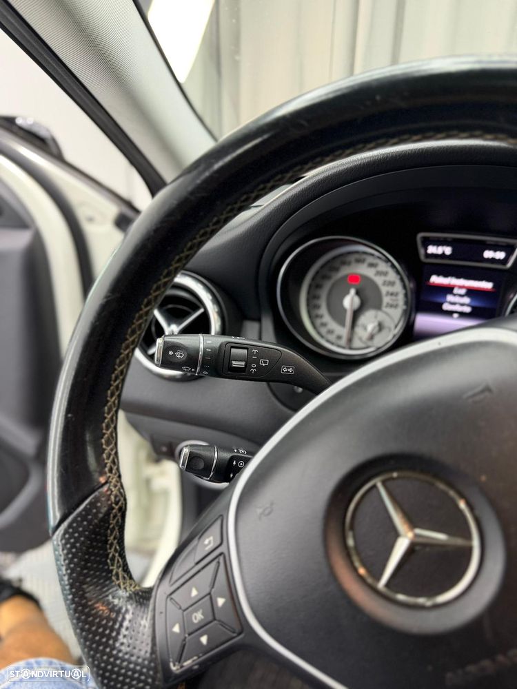 Mercedes-Benz GLA 200 Urban - 19