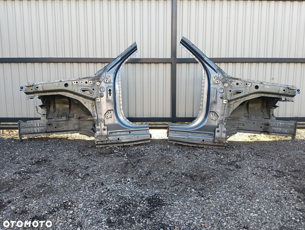 LAND ROVER DISCOVERY 5 3.0 SDV6 16-20r Ćwiartka Przód Prawy Lewy - 1