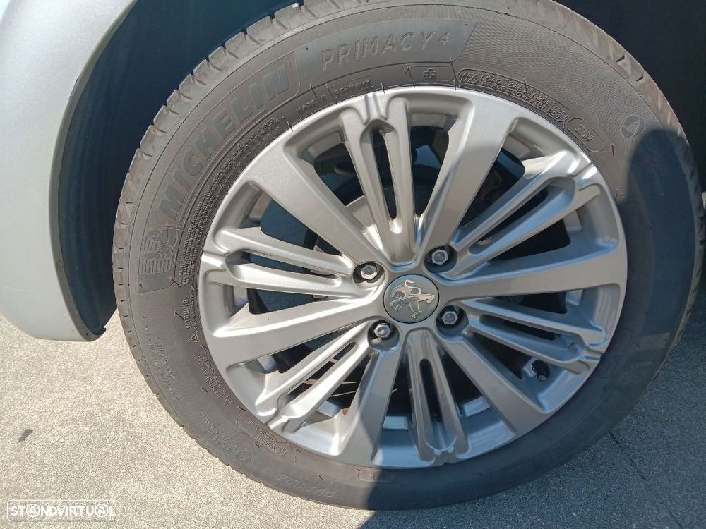 Peugeot 208 1.6 BlueHDi Style - 18
