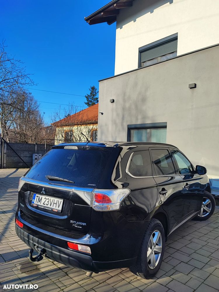 Mitsubishi Outlander 2.2 DI-D 4WD Automatik Instyle - 10