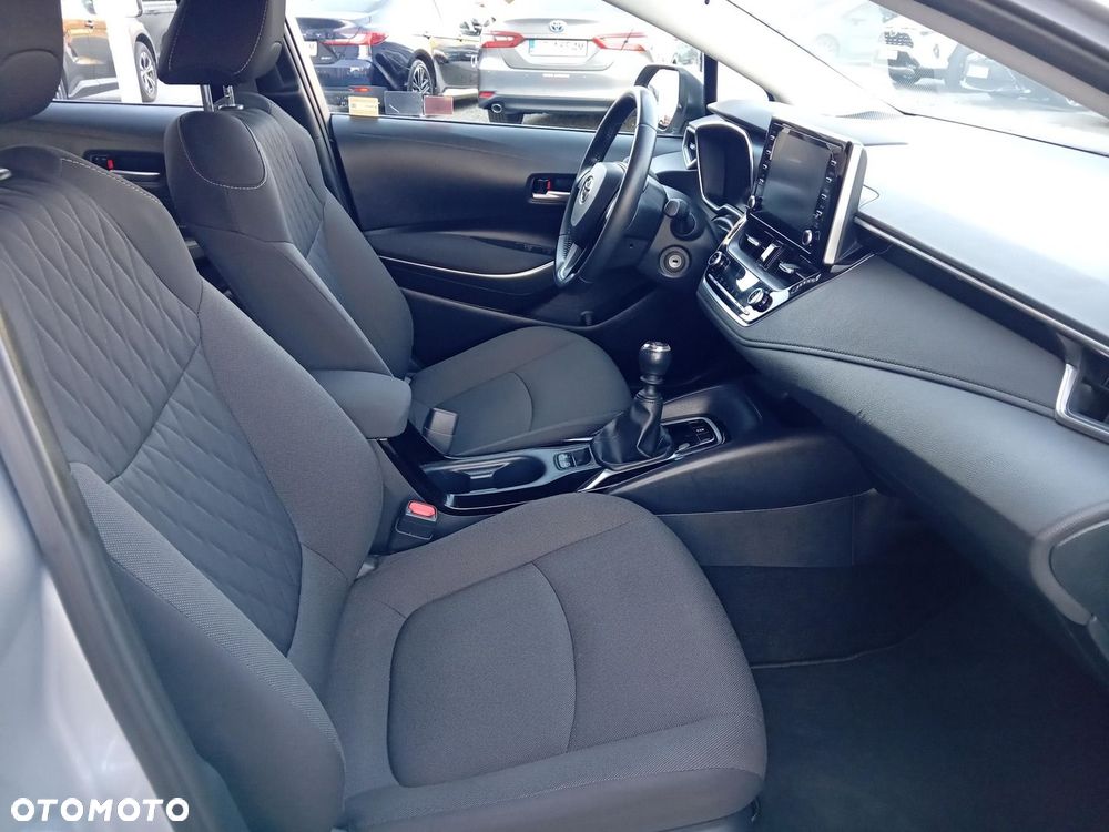 Toyota Corolla - 12