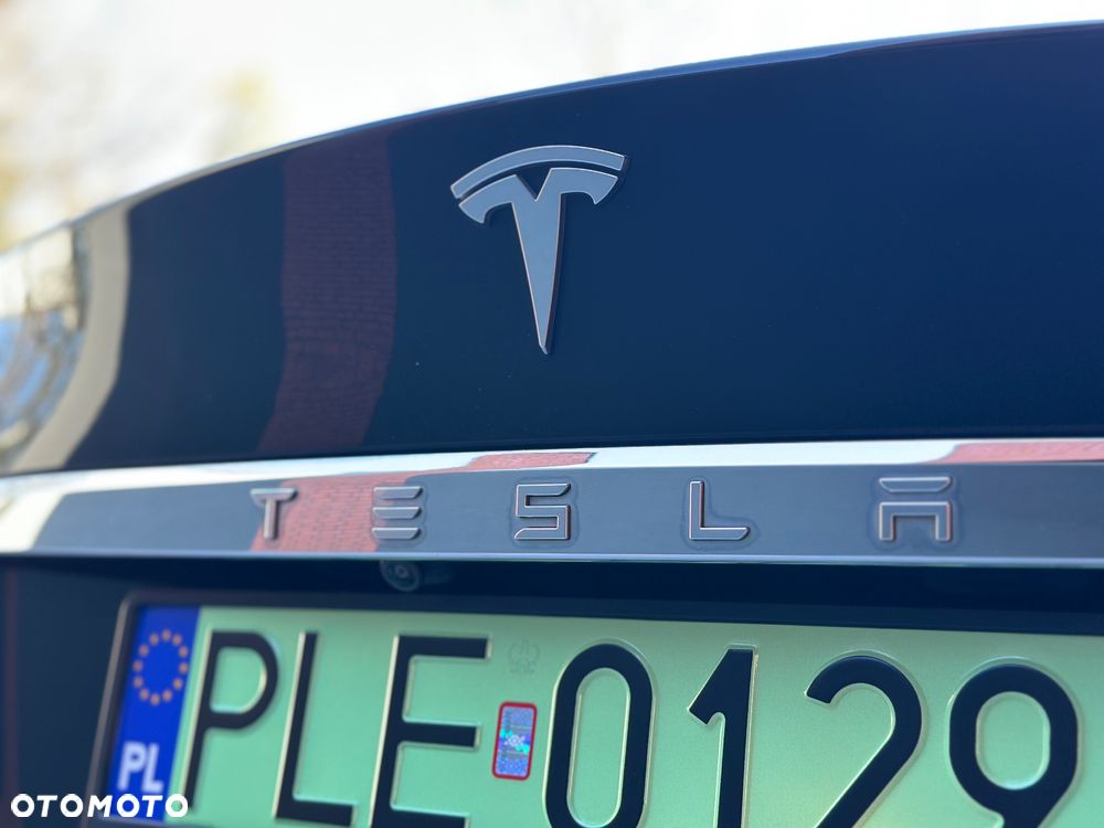 Tesla Model S - 17