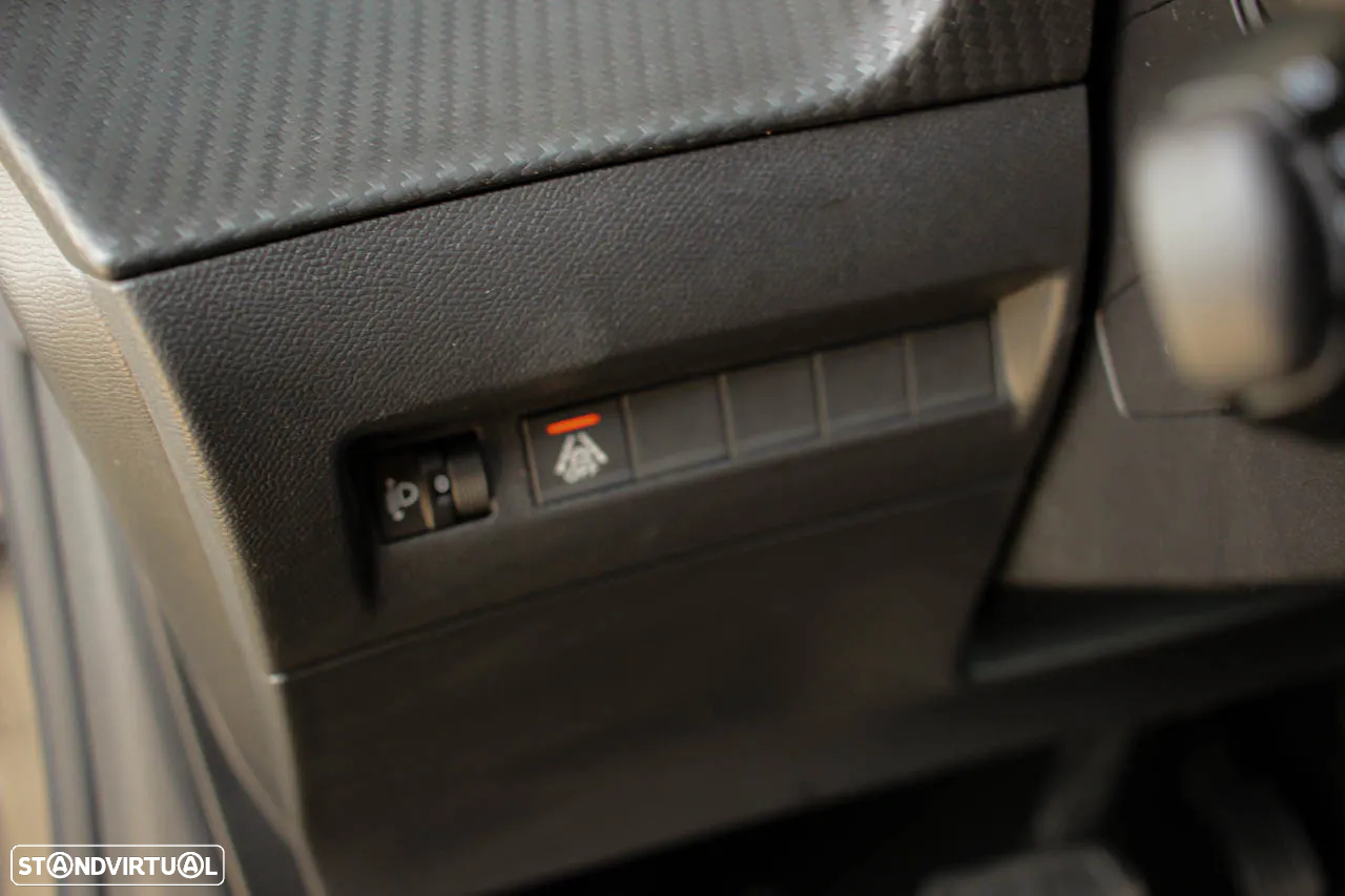 Peugeot e-208 50 kWh Allure - 11