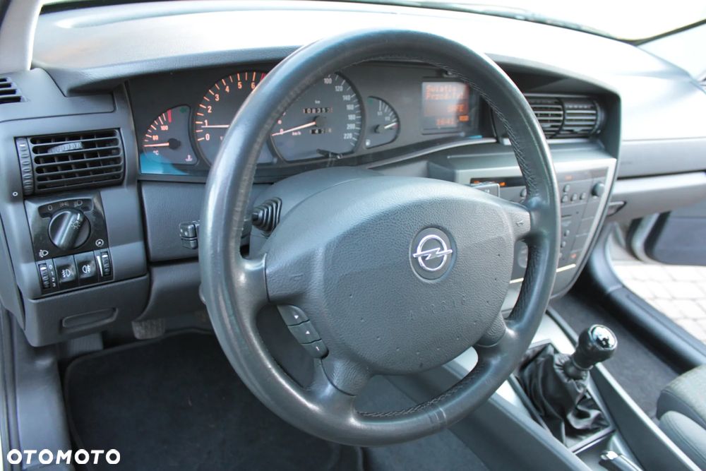 Opel Omega - 32