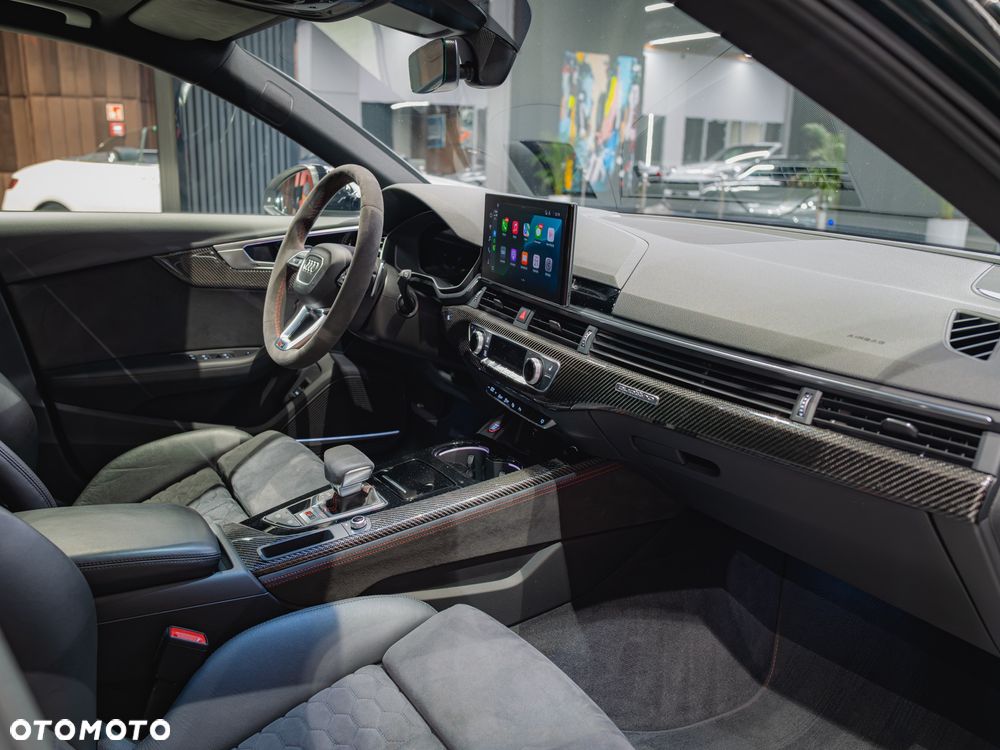 Audi RS4 Limousine - 9