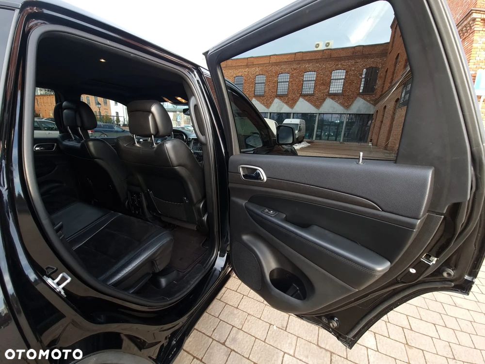 Jeep Grand Cherokee - 15