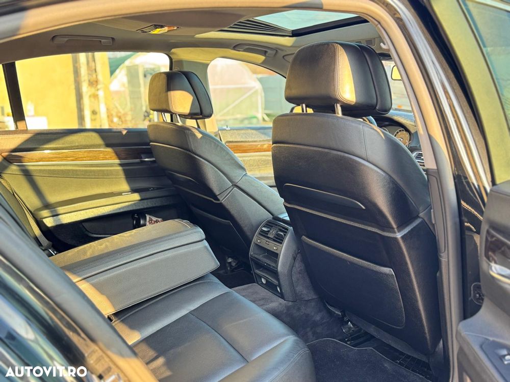 BMW Seria 7 730d Aut. - 25