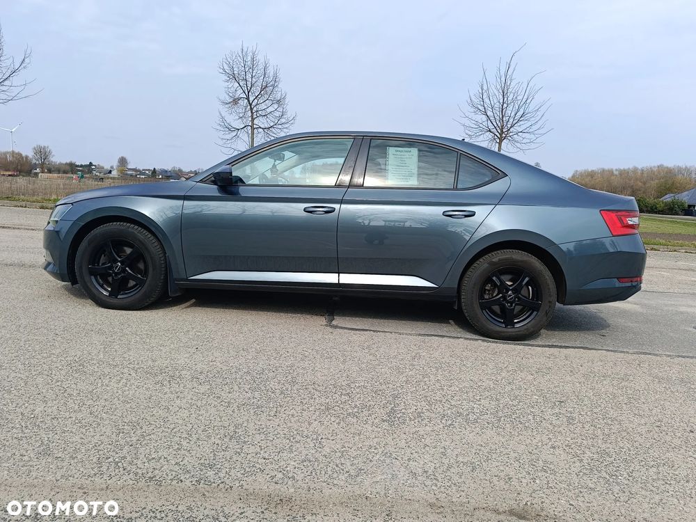 Skoda Superb 1.6 TDI Active Greenline - 4