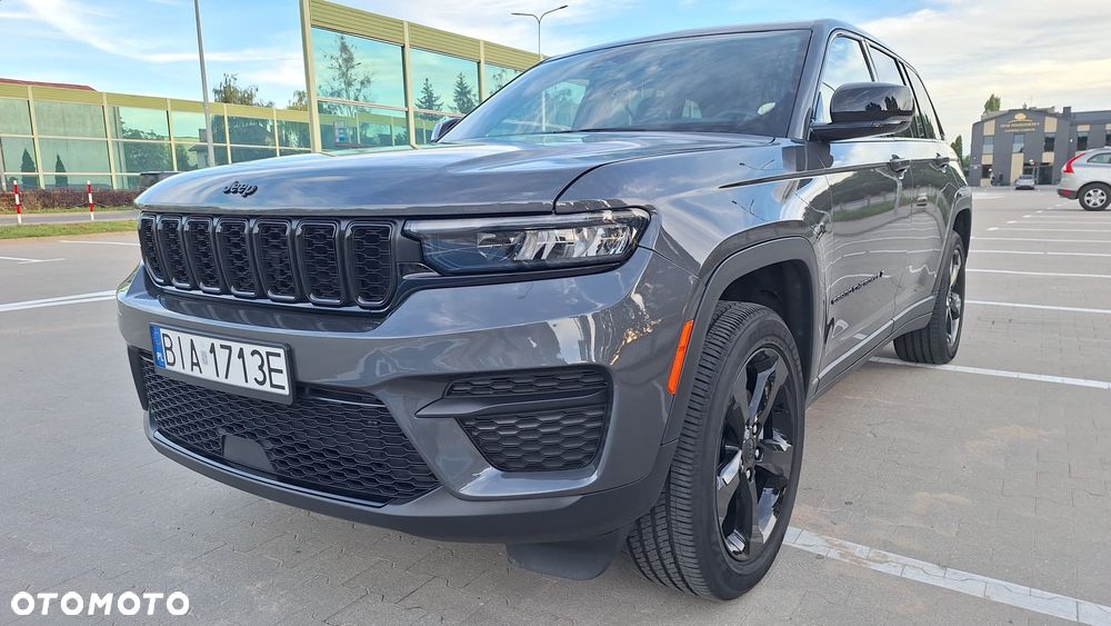 Jeep Grand Cherokee - 15