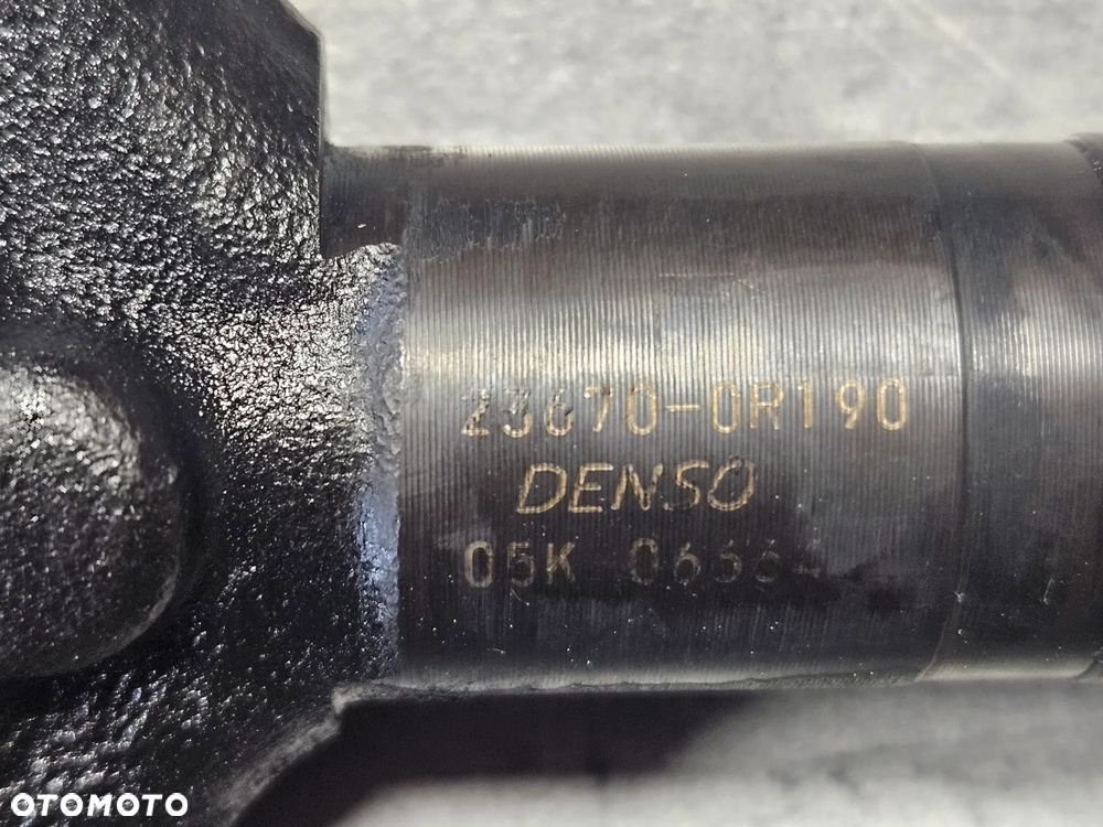 Toyota Avensis T25 T27 2.0 D4D wtryskiwacz 23670-0R030 - 5