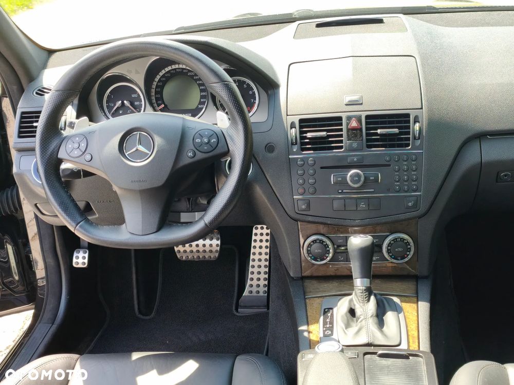 Mercedes-Benz Klasa C 63 AMG 7G-TRONIC SPORT EDITION - 26