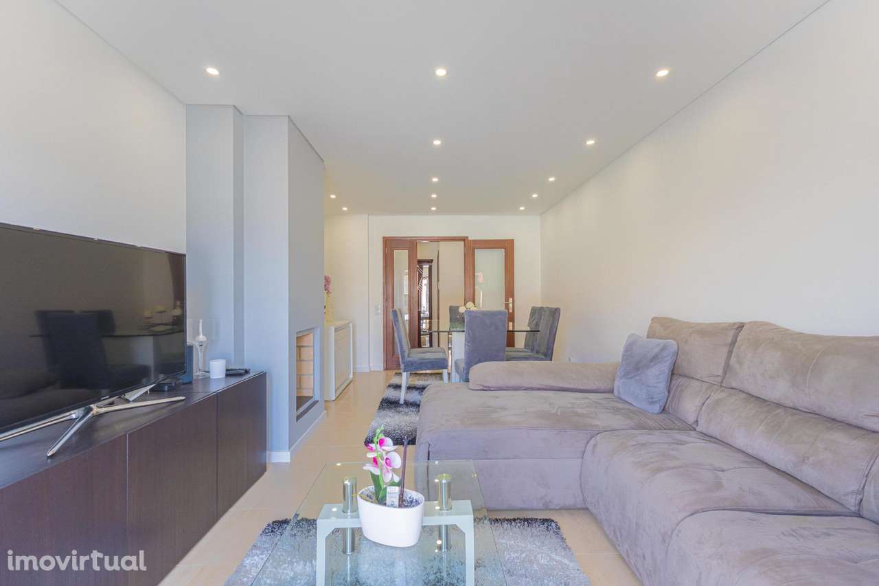 Apartamento T3 Renovado com Jardim e Terraço Privativos em Vila... - Grande imagem: 4/36