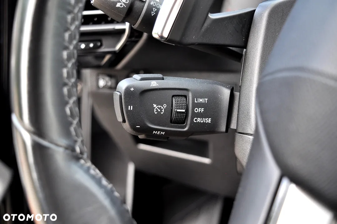 DS Automobiles DS 7 Crossback - 32