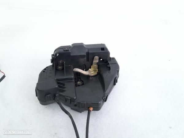 Fecho Porta Tras Dto Mercedes-Benz C-Class (W203) - 4