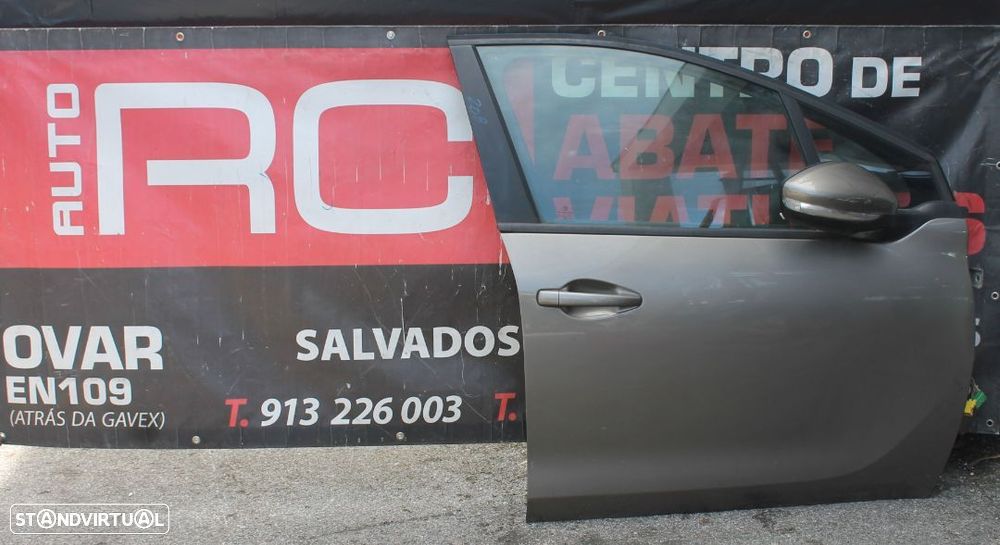 Porta da Frente do Lado Direito Peugeot 208 - 1