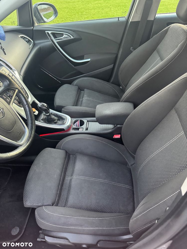 Opel Astra IV 1.4 T Cosmo - 10