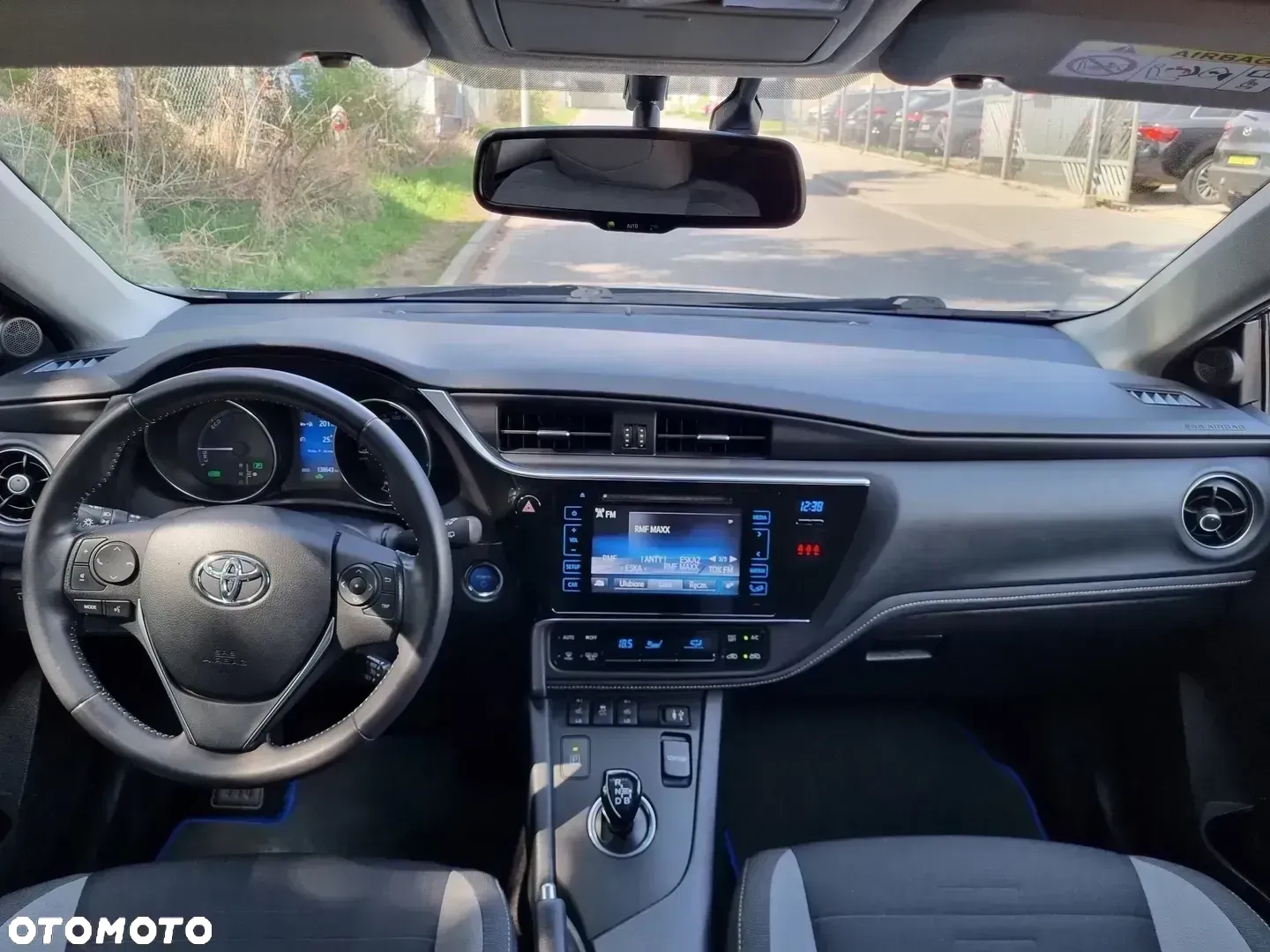 Toyota Auris - 15