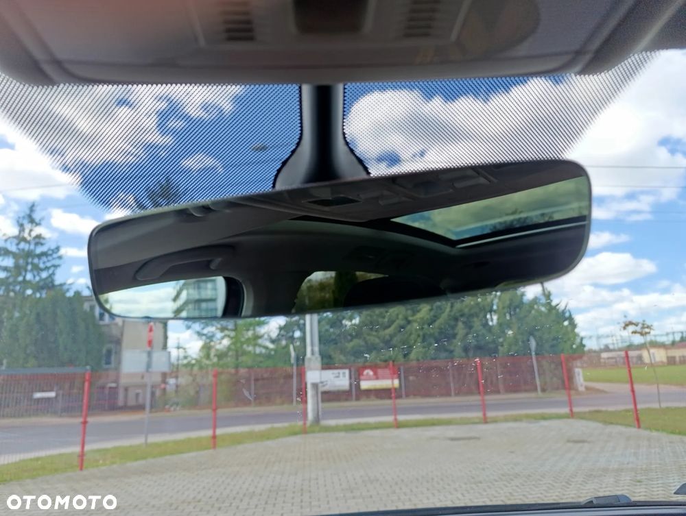 Volkswagen Touran 2.0 TDI BMT Comfortline DSG - 34
