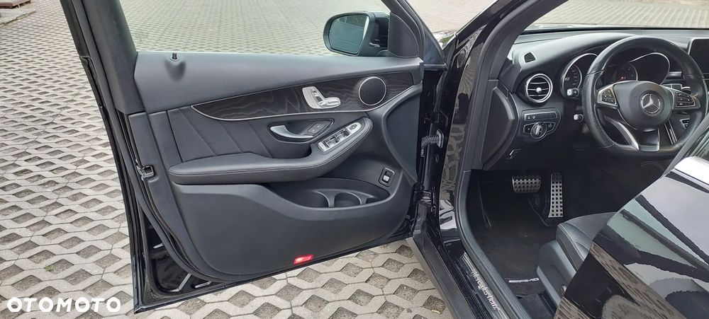 Mercedes-Benz GLC 220 d 4Matic 9G-TRONIC AMG Line - 24