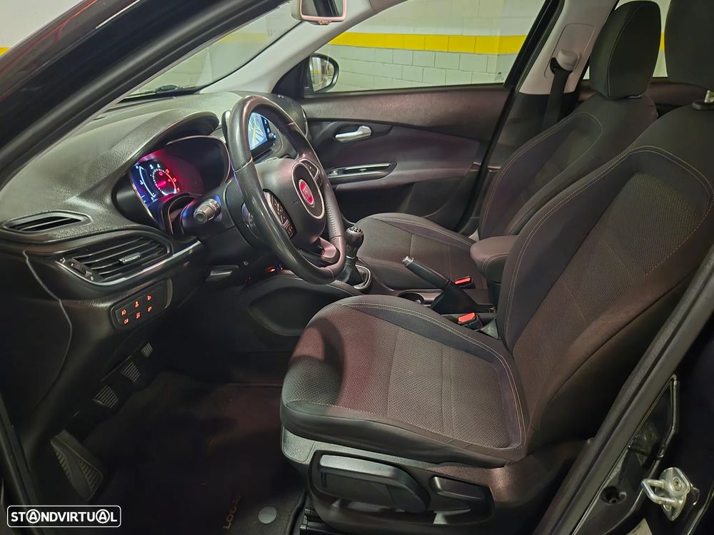 Fiat Tipo Station Wagon 1.3 M-Jet Lounge - 26