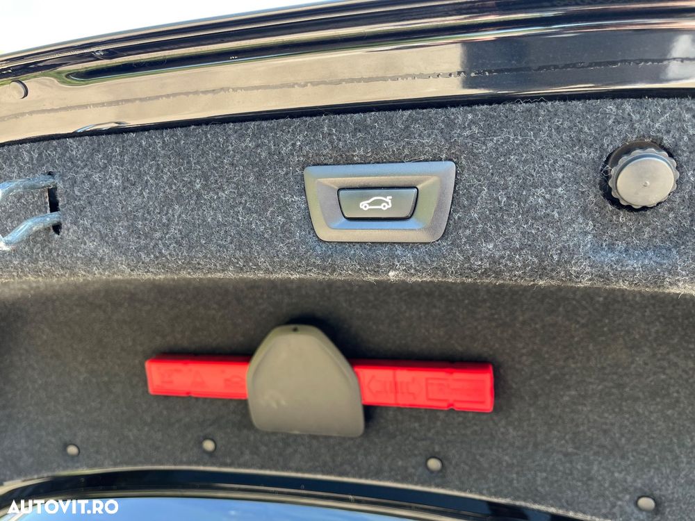 BMW Seria 5 530i xDrive AT - 11