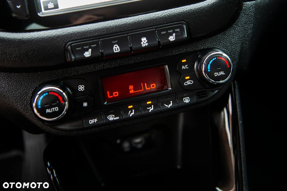 Kia Ceed 1.6 GDI ISG Platinum Edition - 24