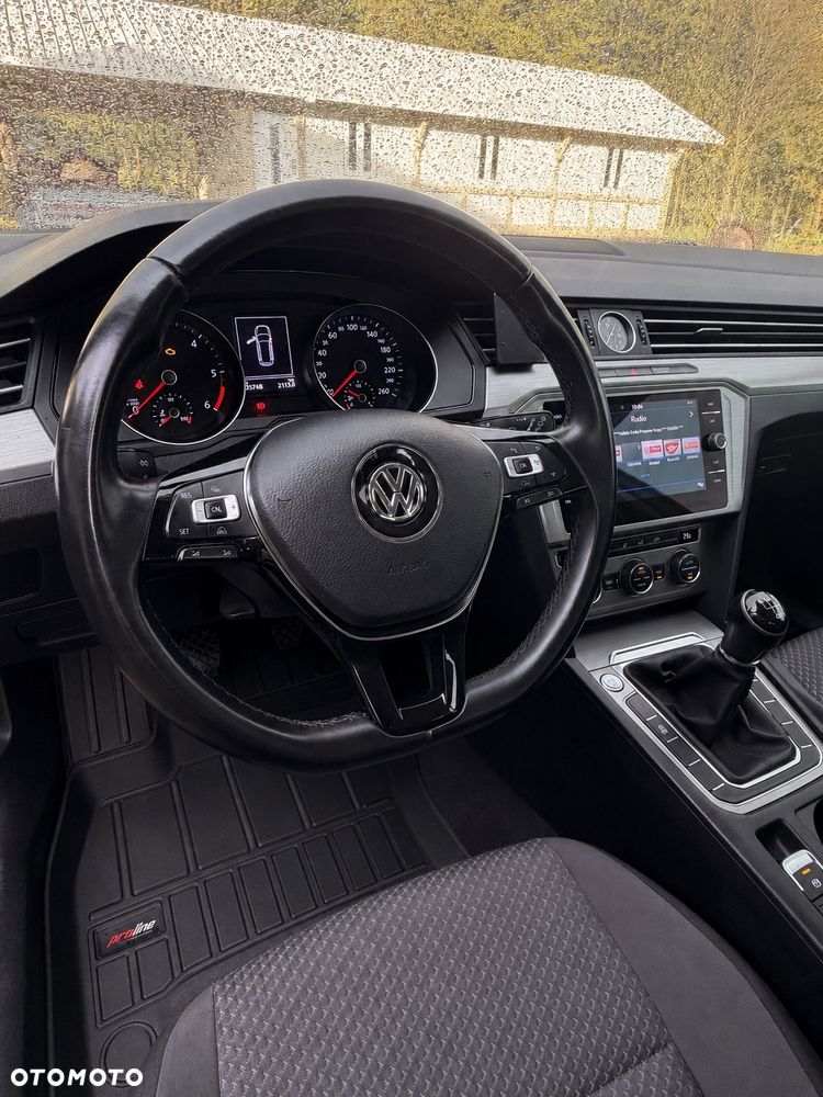 Volkswagen Passat 2.0 TDI SCR Comfortline - 4