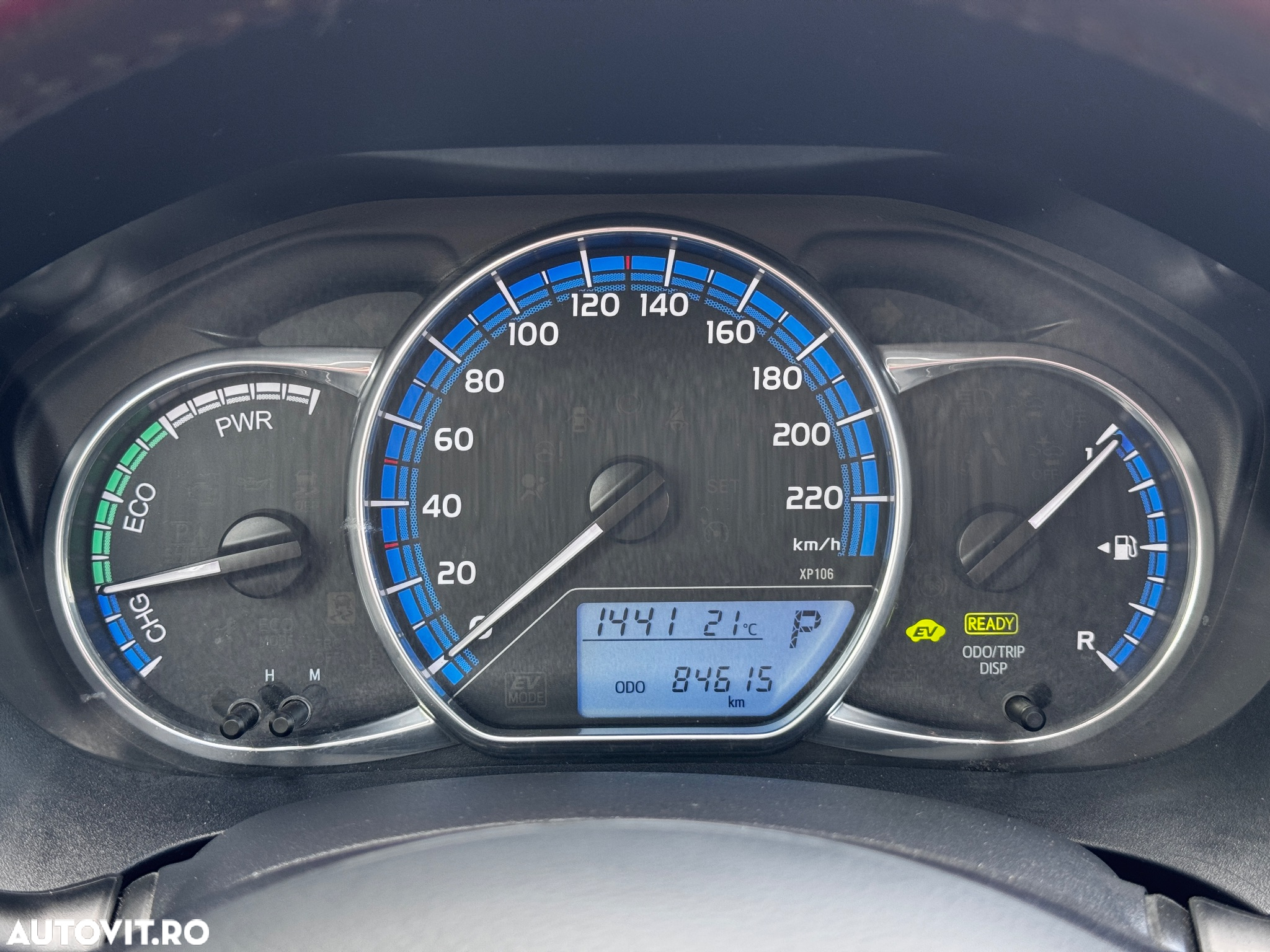 Toyota Yaris 1.5 VVT-i HSD Bi-Tone W&B - 18