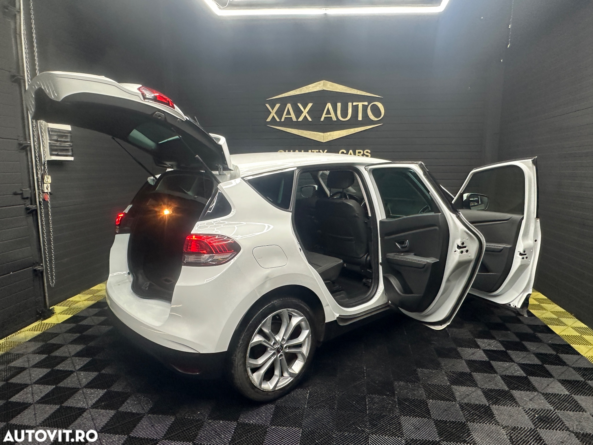 Renault Scenic - 10