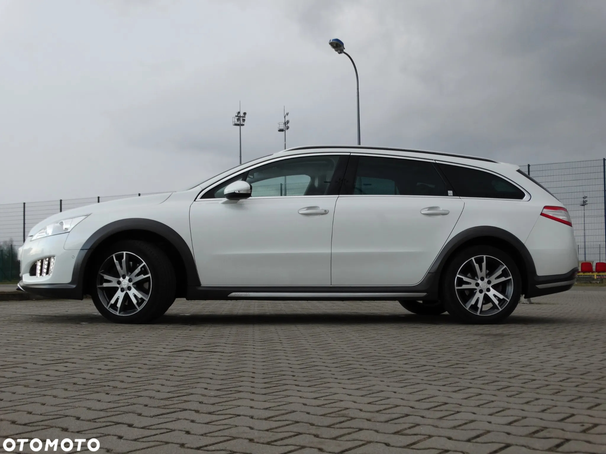 Peugeot 508 RXH 2.0 HDi HYbrid4 - 4