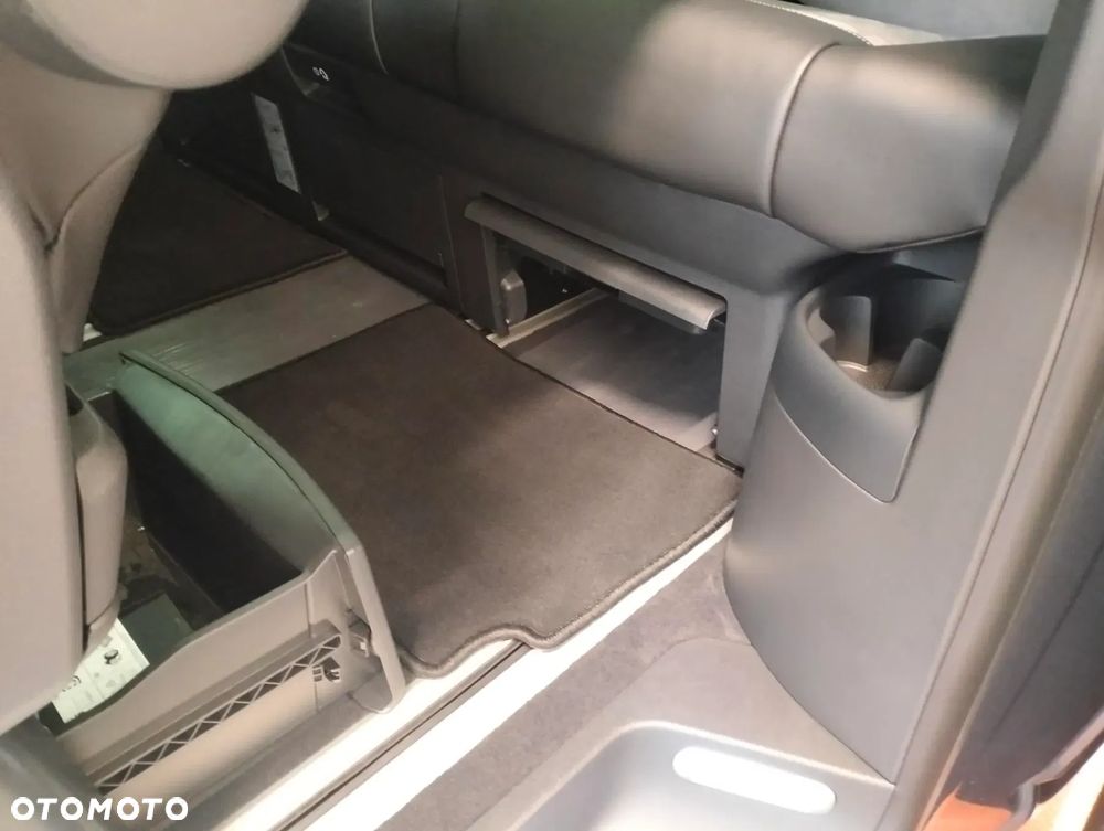 Volkswagen Multivan - 29